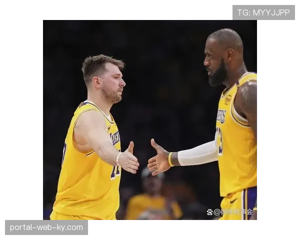 湖人进攻乏力仅16次助攻 东契奇詹姆斯合砍45分